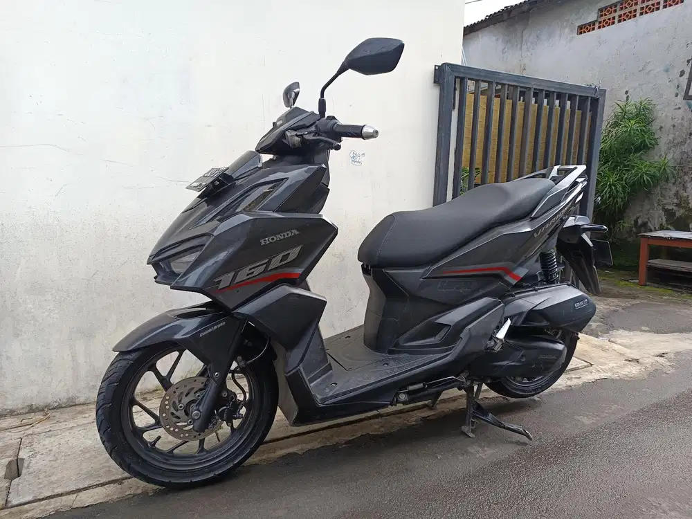 Di jual vario 160 cbs 2022 lengkap bagus
