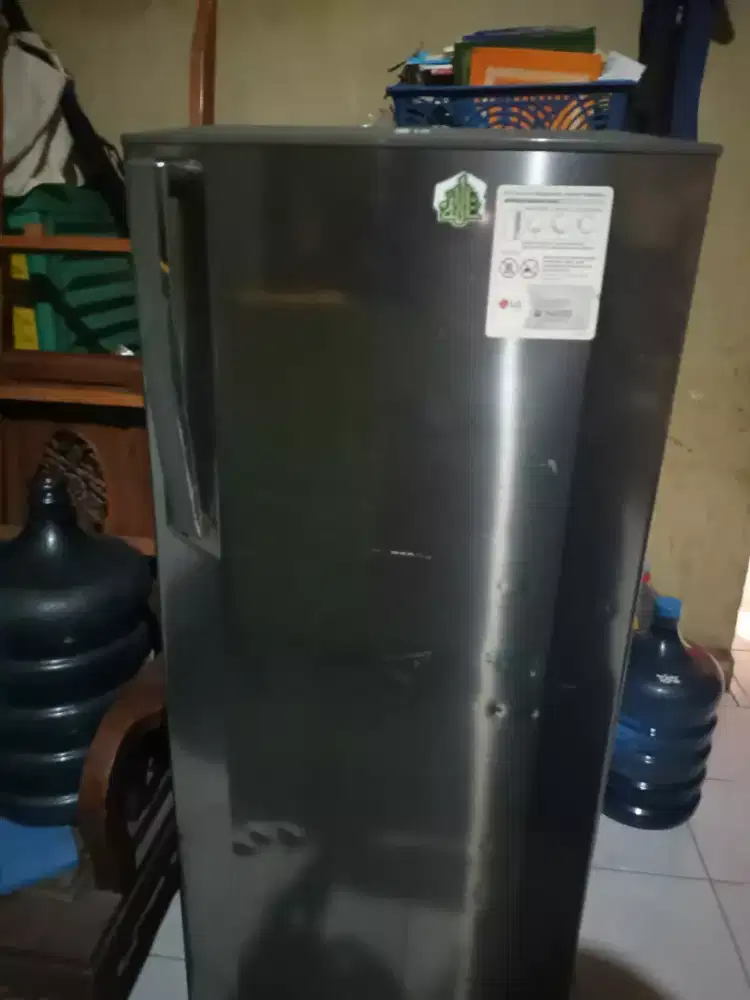 Kulkas freezer + sepeda anak