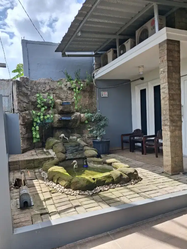 Jual & di kontrakan rumah 3 lantai