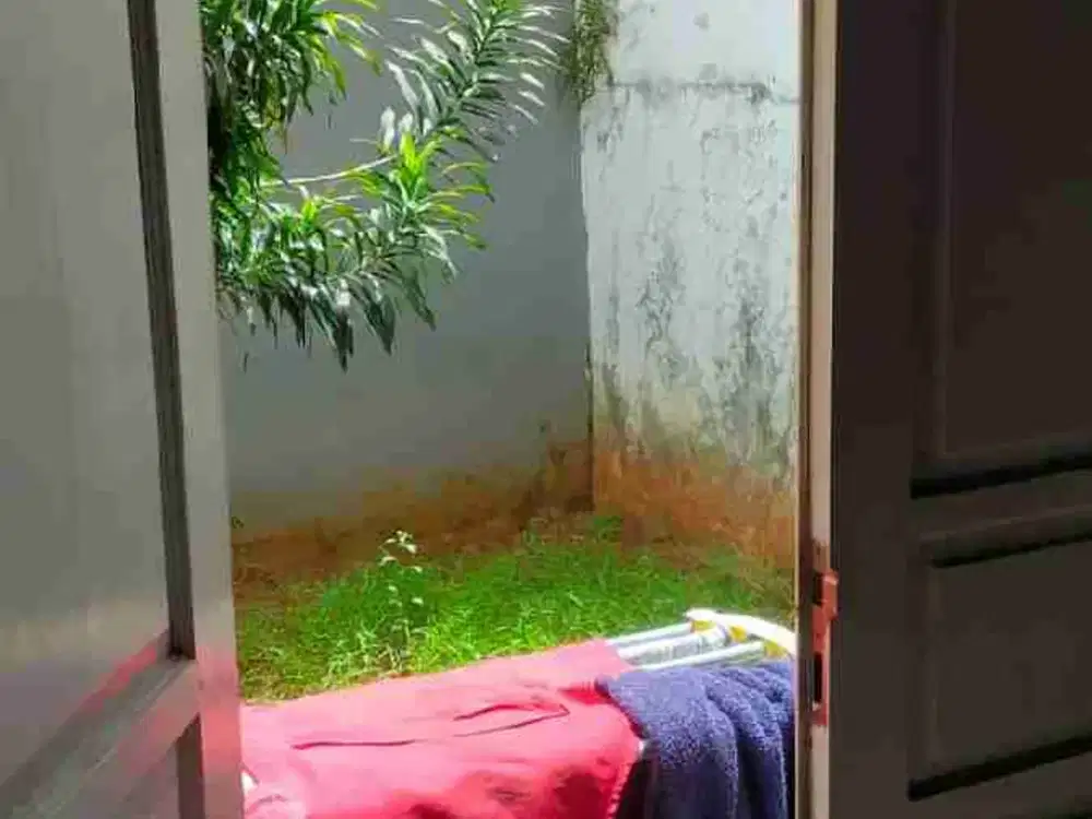 Spec :
Rangka Atap Baja Ringan
Pondasi Batu Kali
Dinding Bata Merah 
Tingkat Belakang 

Alamat:
Perum Bintang Metropol, jl. Bintang Raya Rt 007/ Rw 013 - Perwira - Bekasi Utara.

1. Luas Tanah :  135   m2
2. Luas bangunan : 90   m2
3. Dimensi :  15 X 9 (m