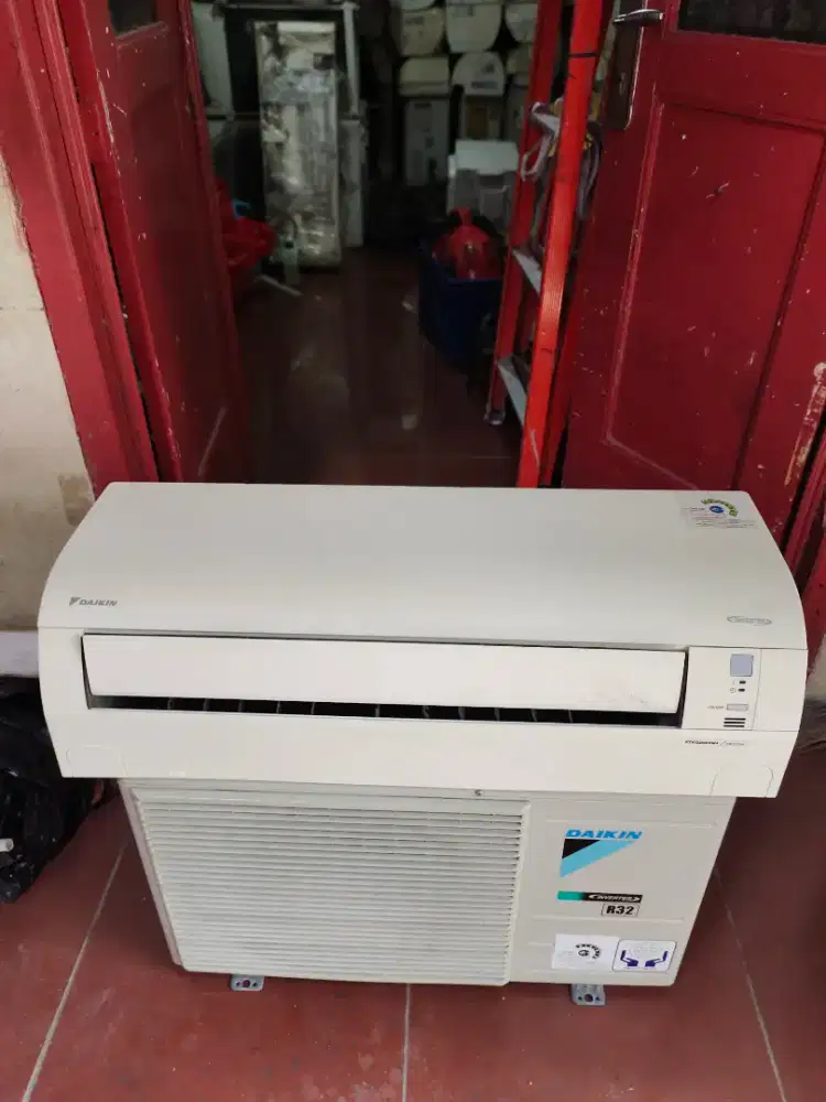 AC DAIKIN INVERTER 3/4 PK ORIGINAL