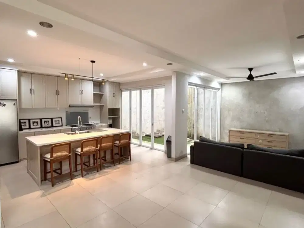 Disewakan Rumah Modern Cinere 4+1 Kamar Semi Furnished Siap Huni