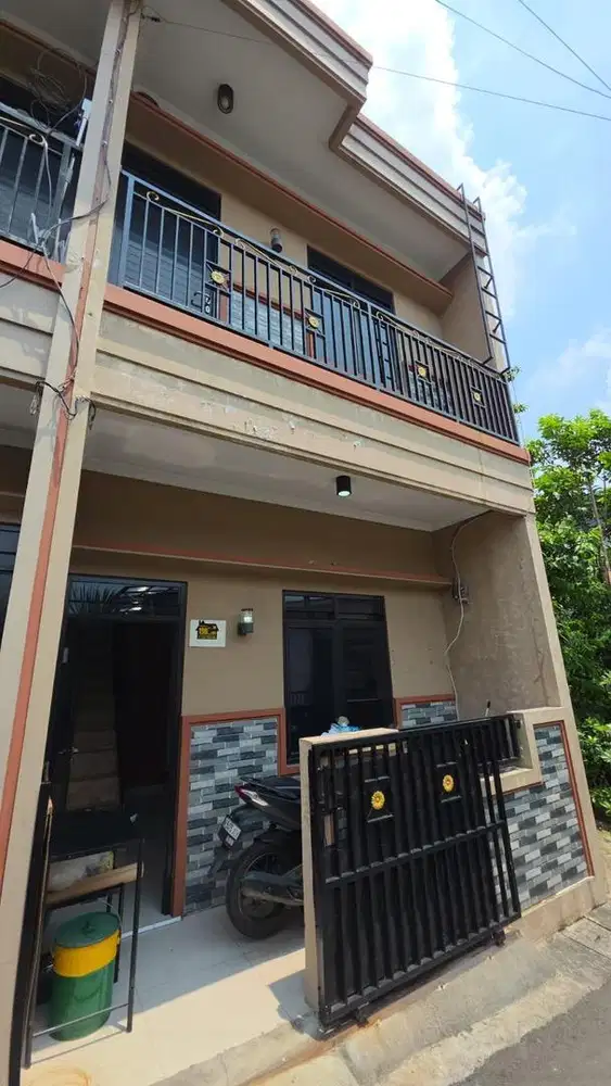 Di kontrakan pertahun