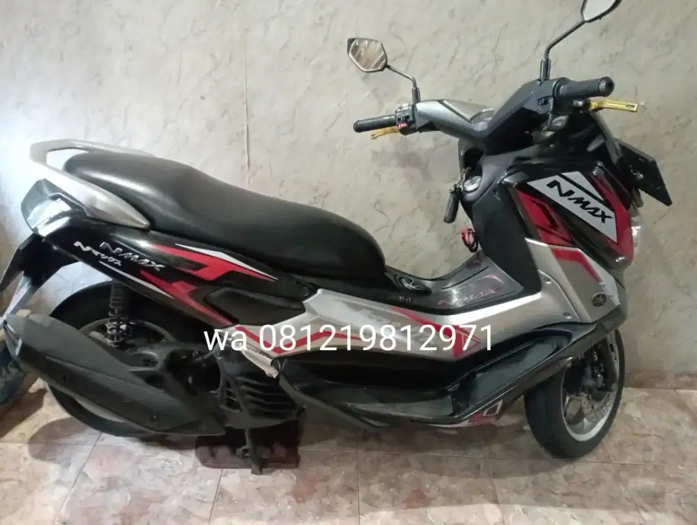 Yamaha nmax hitam
