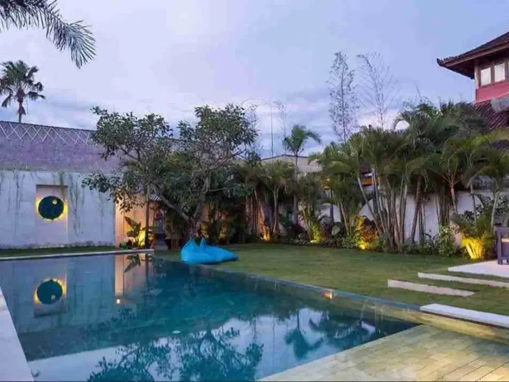 Hug Garden spacious Villa for Sale in Sanur Bali