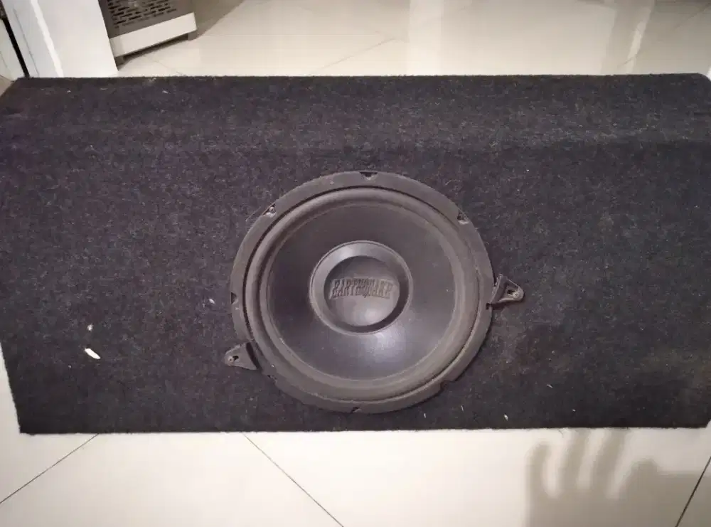 Jual, power merk Blaupunkt  dan subwoocfer 12 inch + box masih bagus .