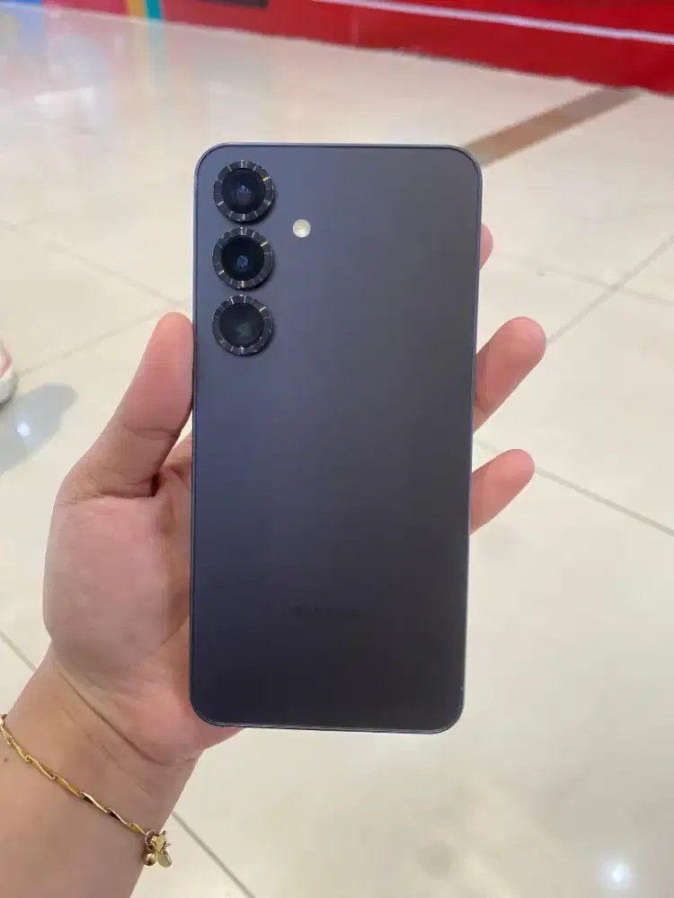 Samsung S25 12/512gb