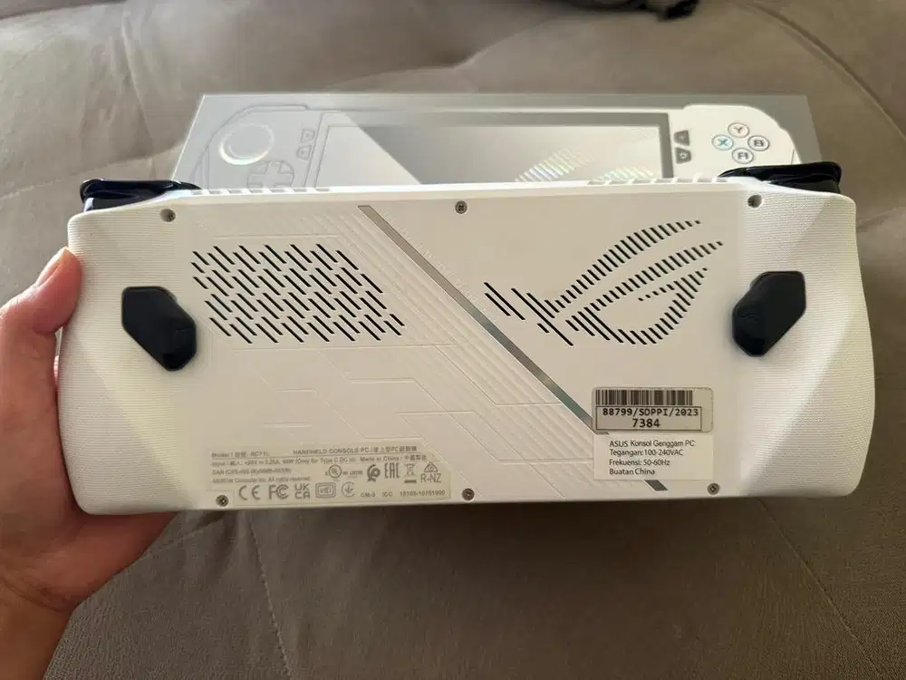 Asus rog ally z1 extreme like new