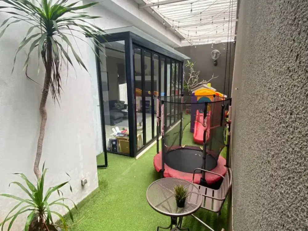 DIJUAL RUMAH MEWAH DI JAGAKARSA 4 LANTAI FULL FURNISH