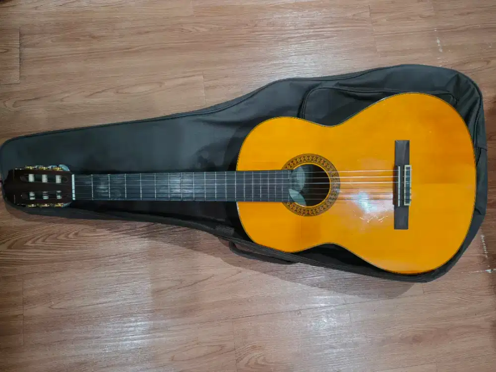 Gitar Yang Klasik
