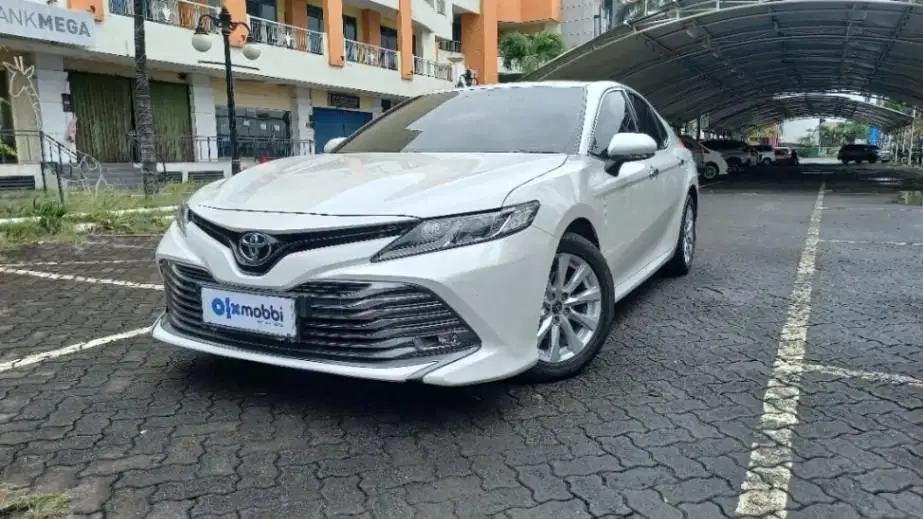 DP MURAH - Toyota Camry 2.5 G Bensin AT 2019 Putih