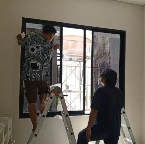 STIKER KACA FILM ONEWAY TOLAK PANAS RUMAH & KANTOR