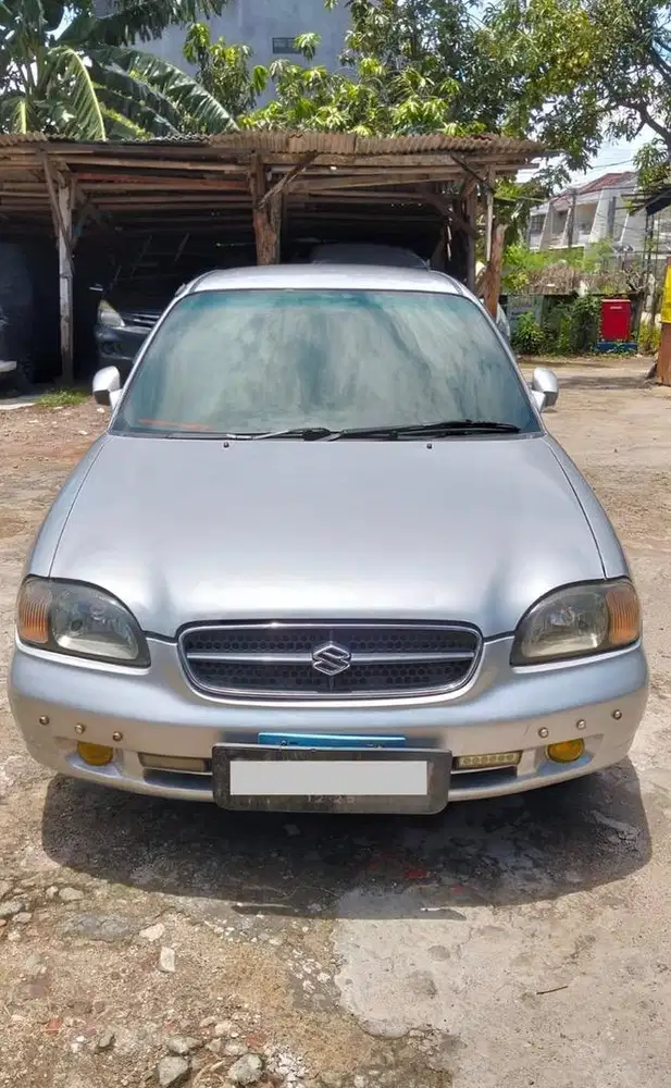 Mobil ganteng Baleno DX 2000 Silver