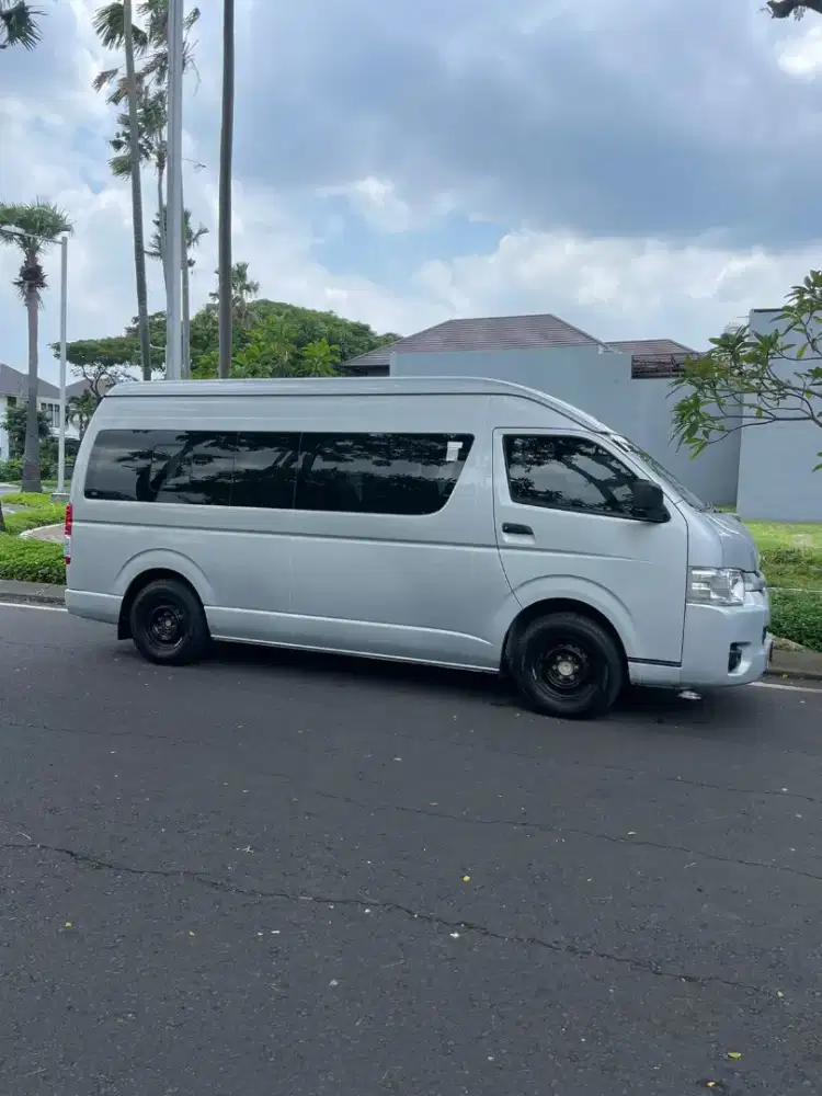 New Hiace 3.0 Commuter Nik 2023  Tgn1 Jakarta Bagus Original Spt Baru