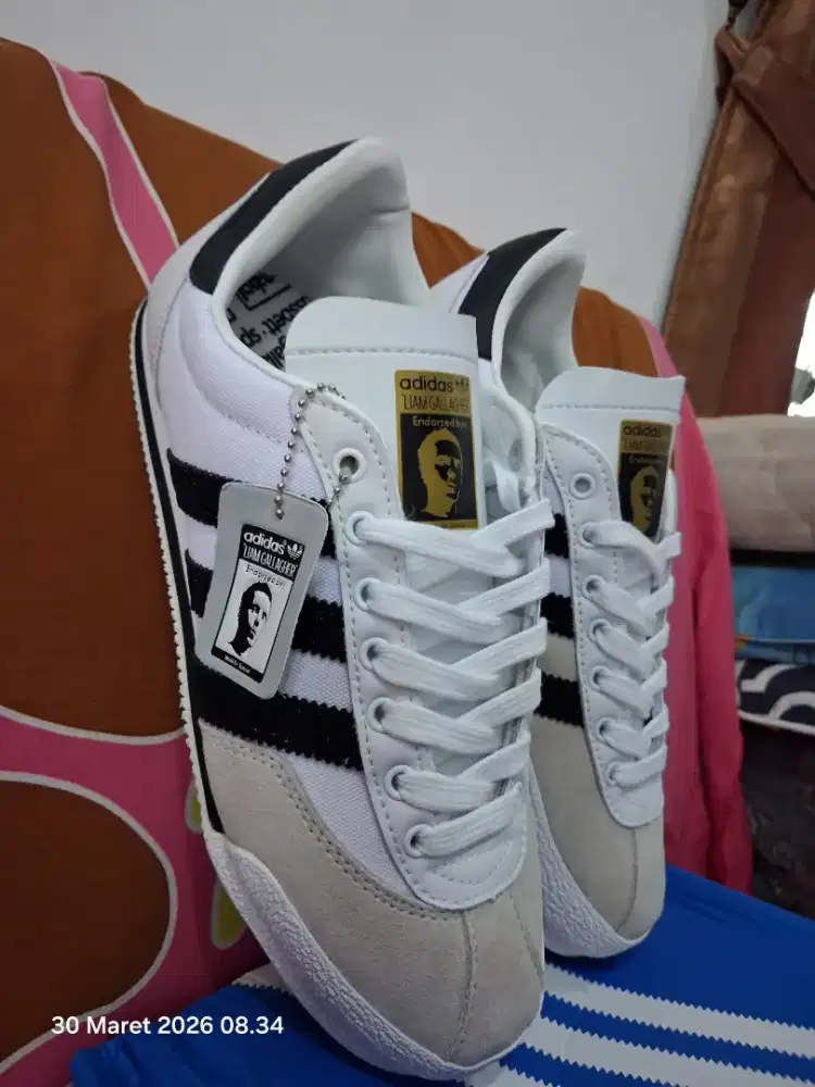 Sale..Adidas Liam Gallagher White Black
Size 42 insole 26,5 cm