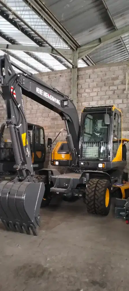 Wheel excavator hwl80