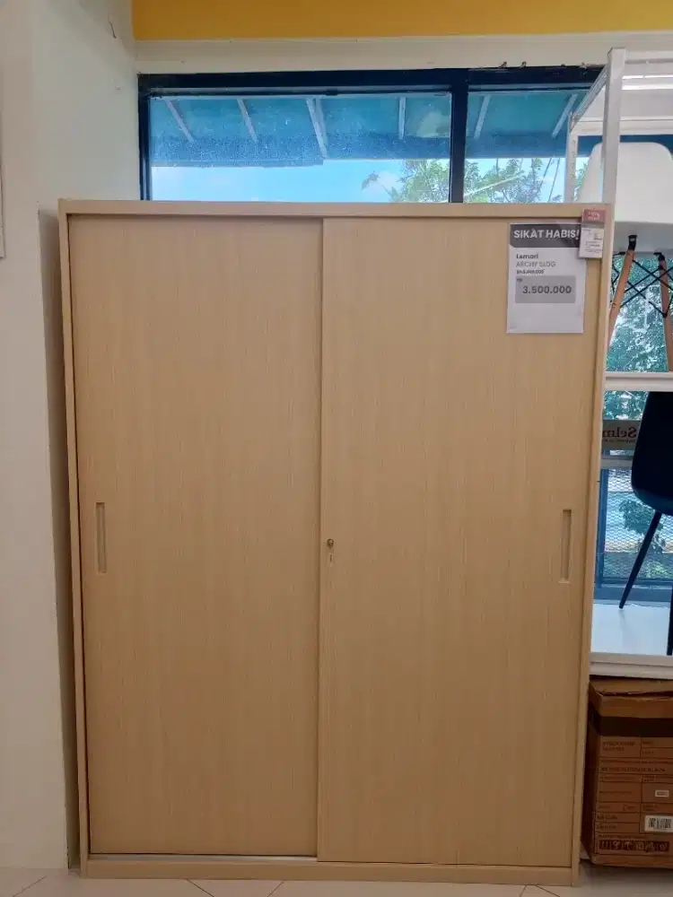 Lemari pakaian metal Archy sliding