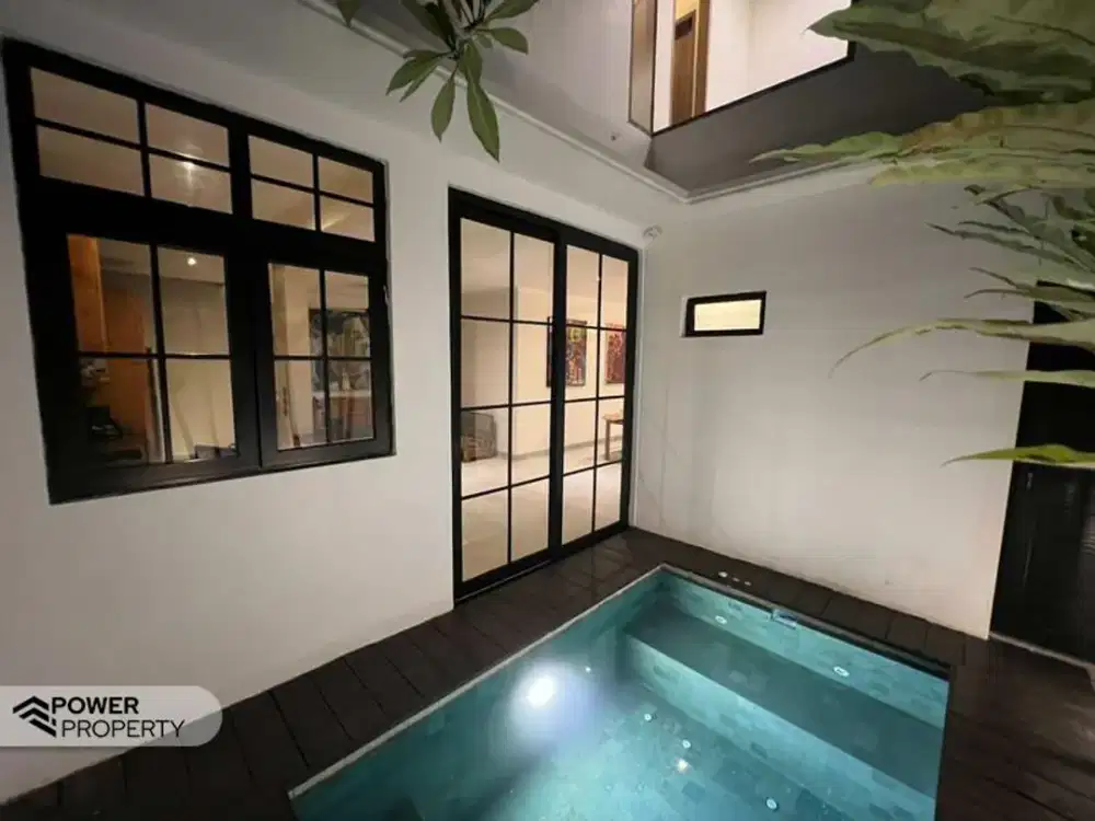 Modern 3-Bedroom Townhouse with Private Jacuzzi Pool in Prime Seminyak Area
