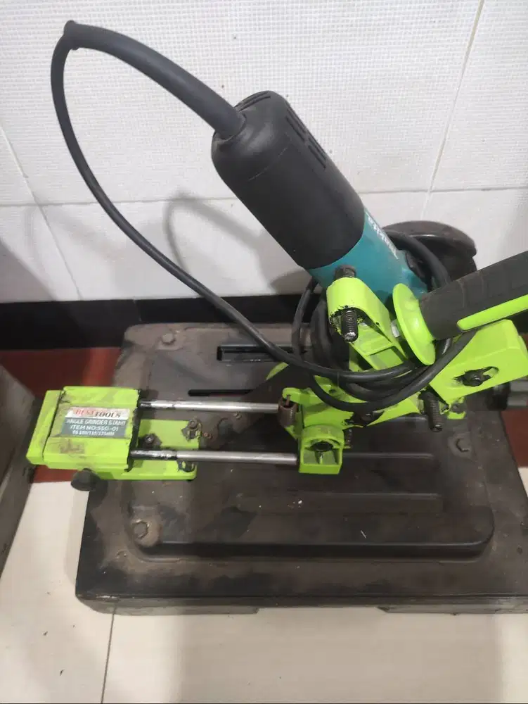 MAKITA Mesin Gerinda Tangan 9558HN Angle Grinder 5 Inch + (FREE) STAND