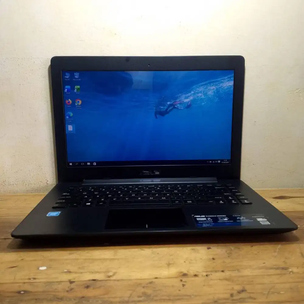 Asus Celeron N3050 Ram 4 GB HDD 500 GB