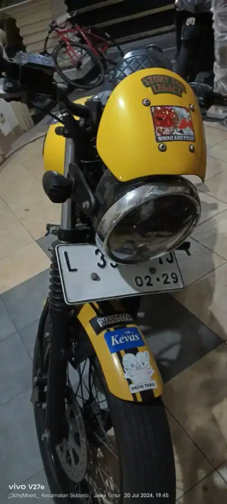 Kawasaki caferezer w175