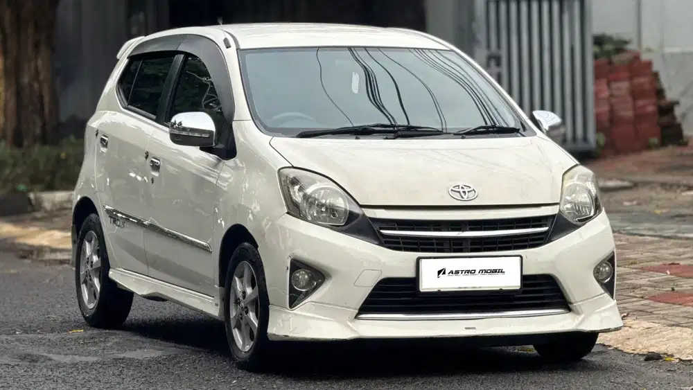 AGYA TRD 2015 / 2014 Matic Bagus Murah Kredit Bekas Surabaya Istimewa