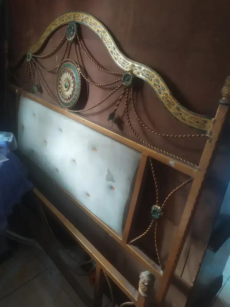 menjual ranjang tmpt tidur