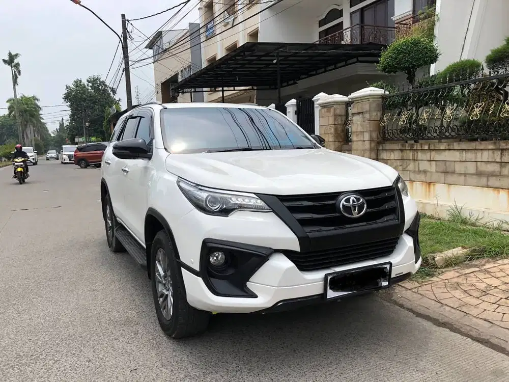 Toyota Fortuner 2.4 VRZ TRD 2020