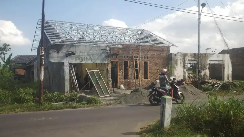 Renovasi rumah menggunakan baja ringan