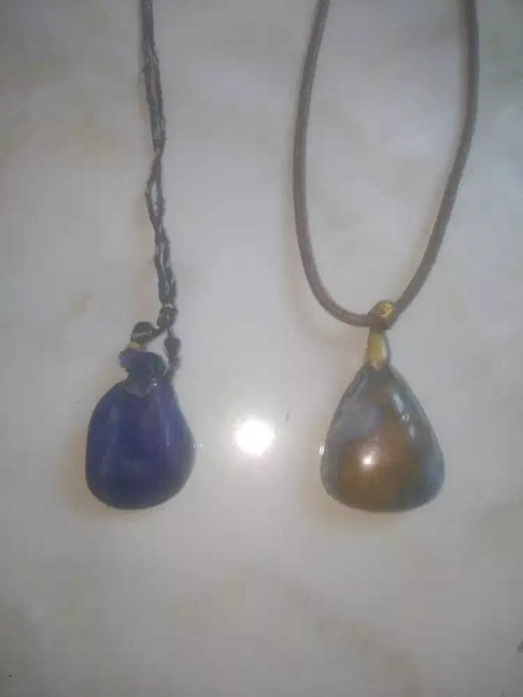 Kalung Batu Lapis Lazulli dan Kliwung Nagshui