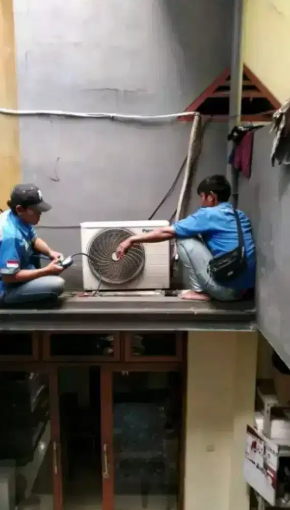 Terima servis AC,cuci AC,servis kulkas,mesin cuci pompa air,dll