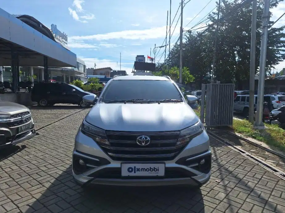 DP 5% Toyota Rush 1.5 S GR Sport Bensin-AT 2022 Silver CZKYB