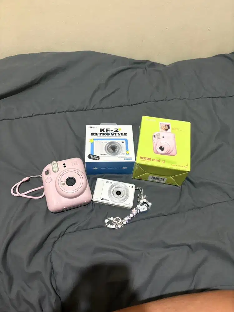 Instax mini 12 & Digicam kitbeez KC2