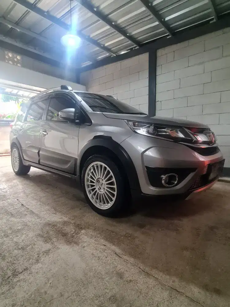 Velg HSR R17 , Ban Accelera 215/50