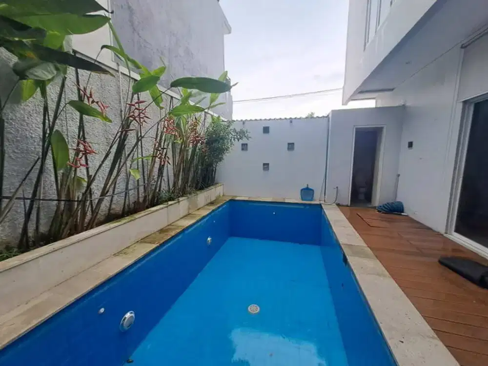 Contemporary Comfort and Prime Location