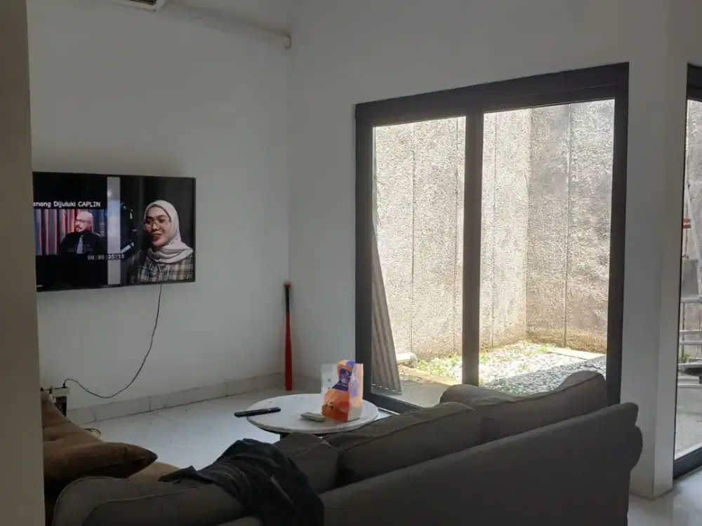 Dijual Rumah Nyaman Aman Siap Huni Lokasi Strategis di Taman Holis Indah 2 Bandung