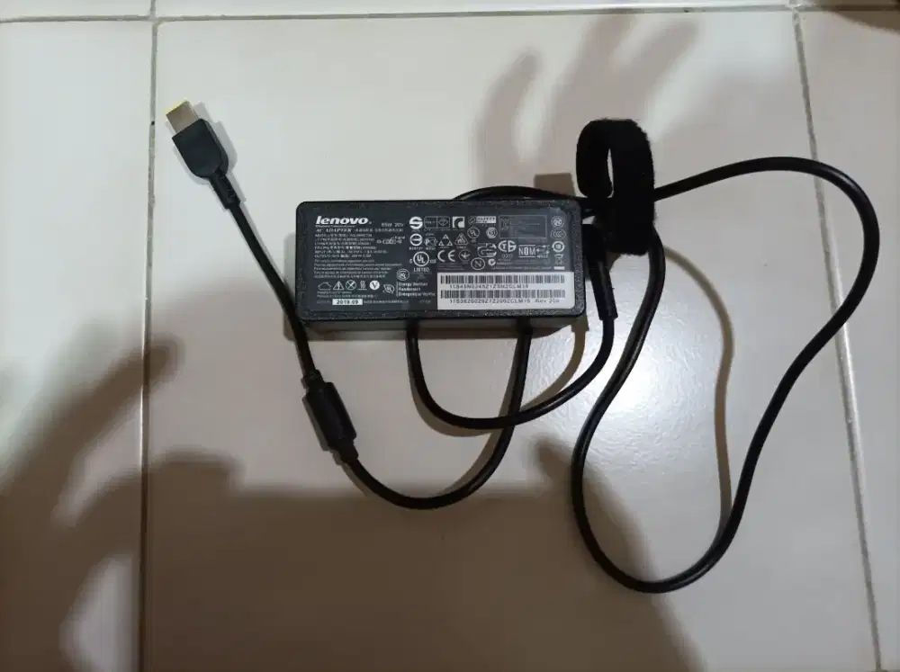 Charger laptop Lenovo 65 watt ujung kotak kuning harga cod saja