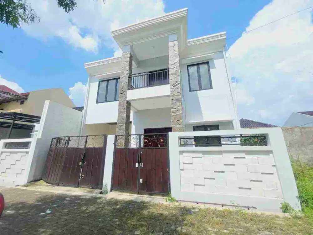 rumah 2 lantai asri dekat jl raya solo tawangmangu