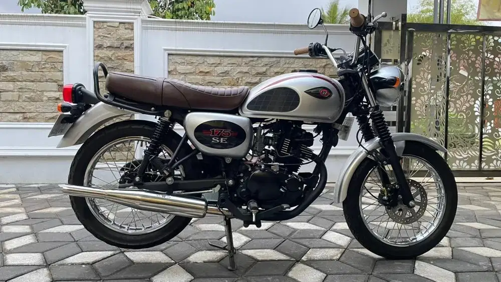 Kawasaki W175 SE 2023 26,8 juta