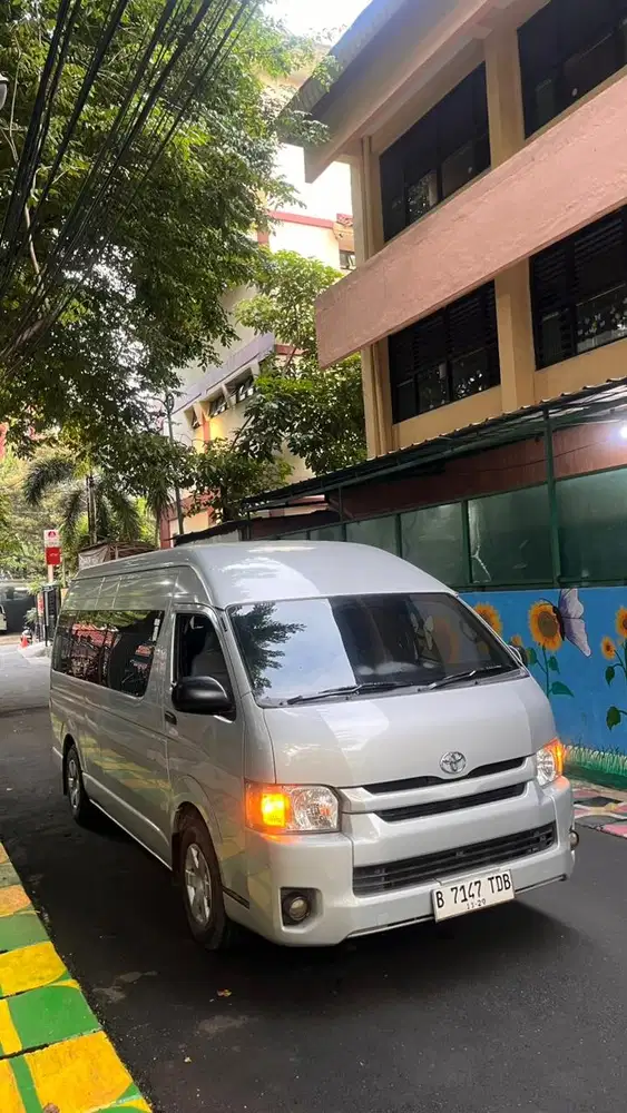 Hiace commuter 2019