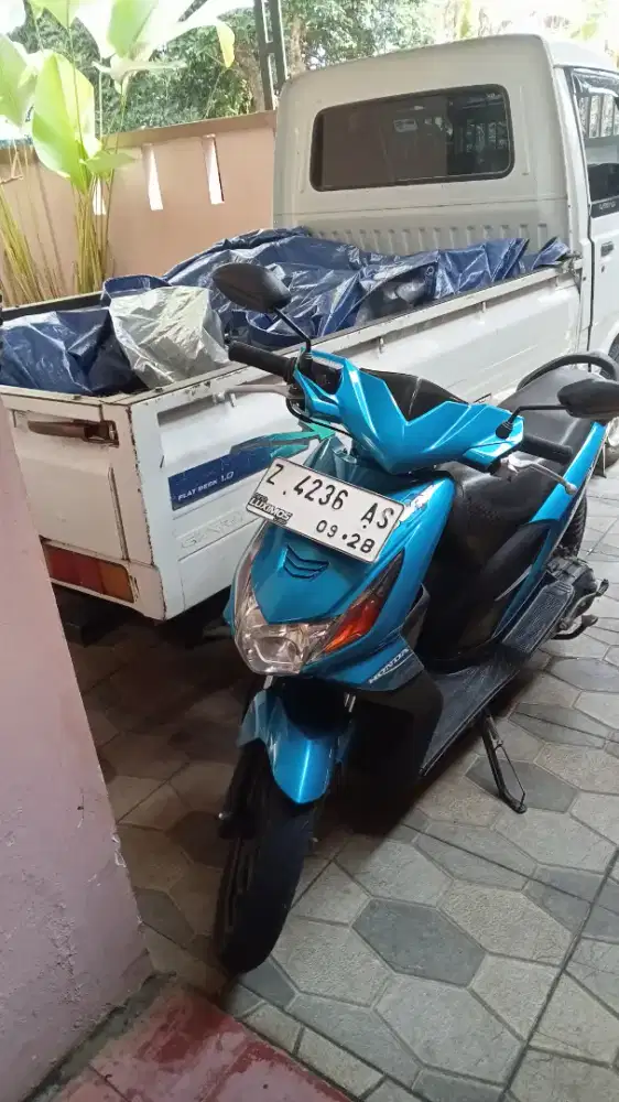 Jualan motor kesayangan beat  2008