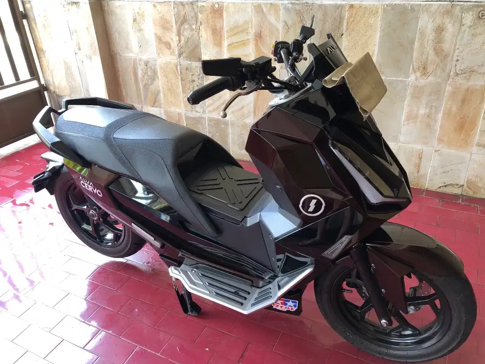 Motor Listrik Alva Cervo warna Mars Copper