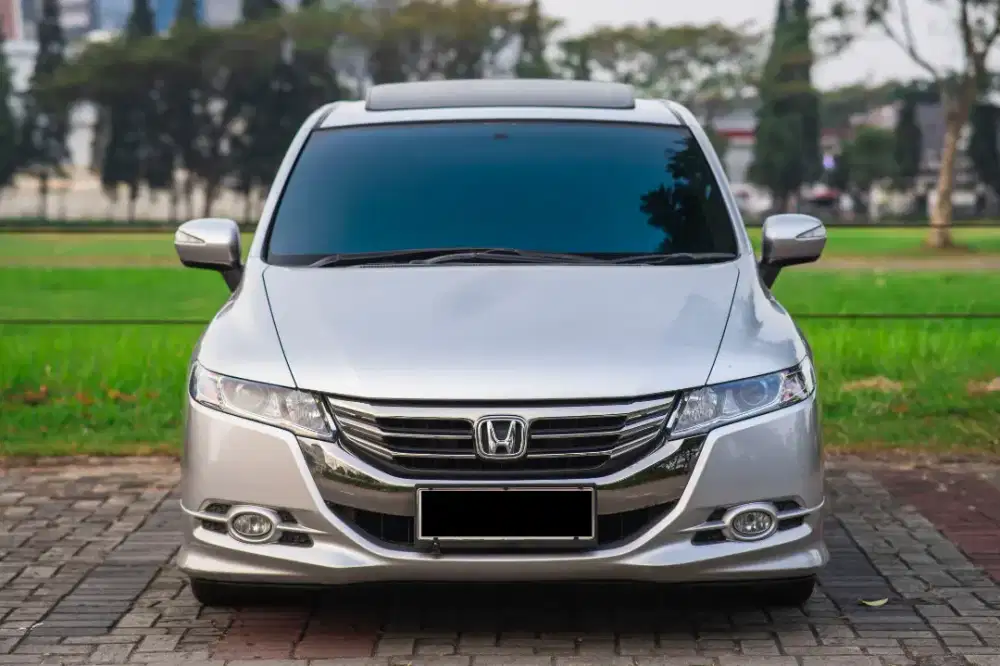 Honda Odyssey Absolute AT 2013 Tangan Pertama