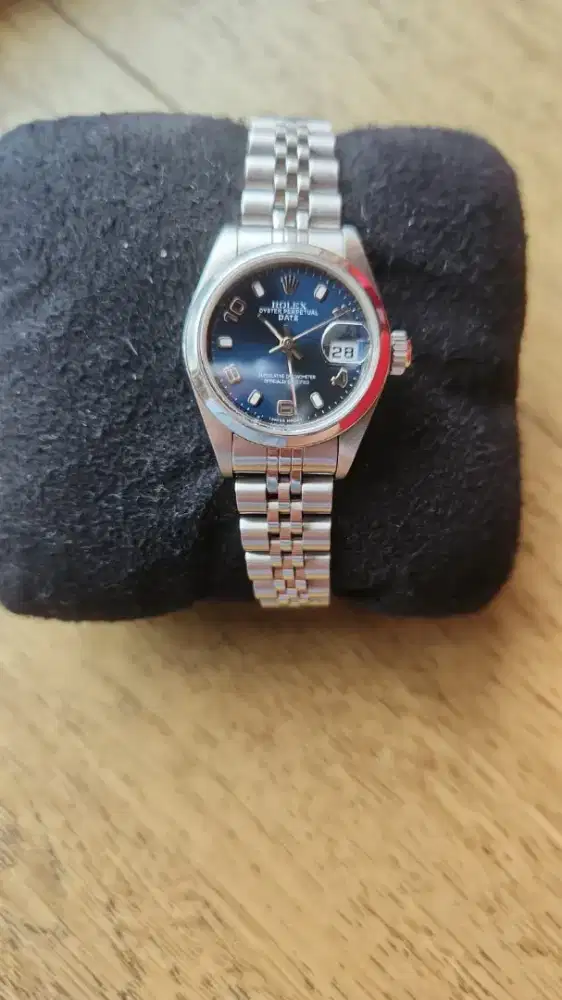 Rolex oyster perpetual lady date