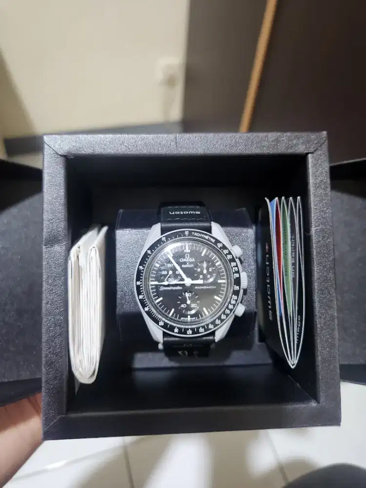 Swatch Omega Moonwatch