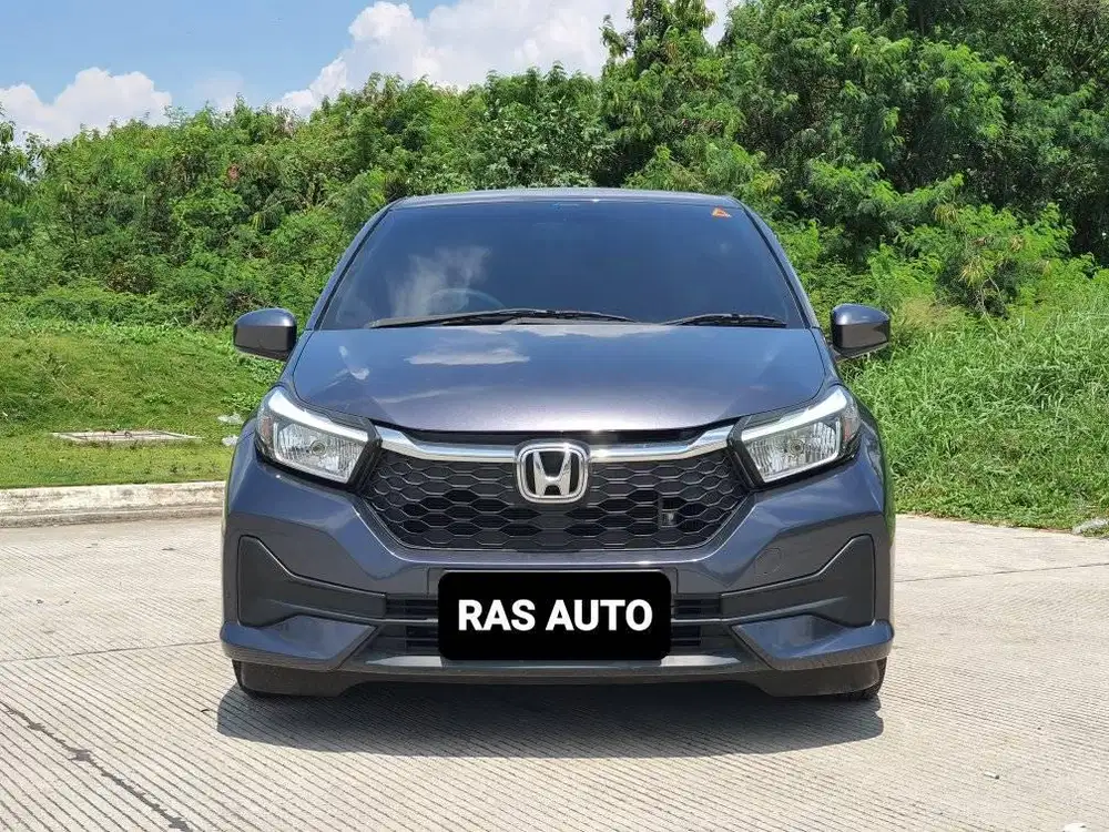 SEPERTI BARU!!  Honda New Brio Satya 1.2 E AT 2024 Abu km 2755