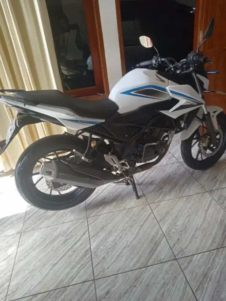 Cb 150 R LED plat bandung