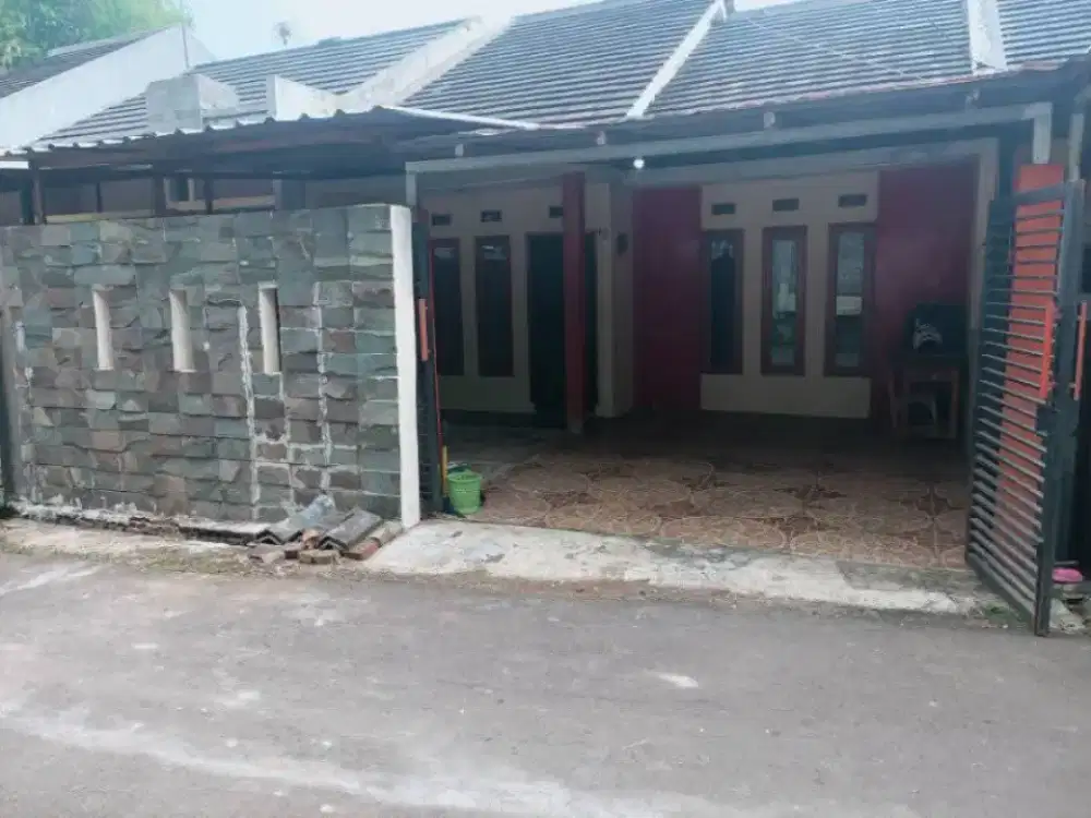 Disewakan rumah pertahun 3 KT 2 KM ada garasi