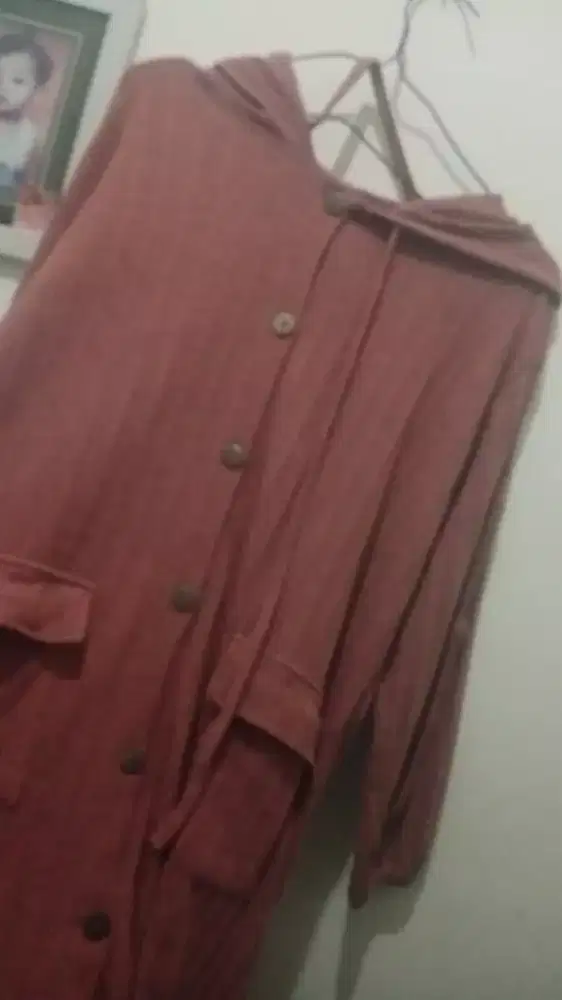 Jaket Panjang Hoodie Beludru Merah Bata - Gaya Santai Elegan Wanita