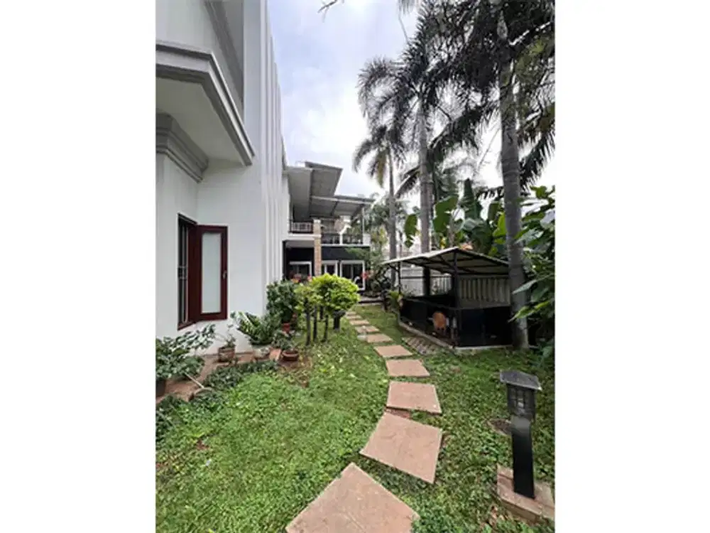 Rumah Hoek Pelangi Raya, Kelapa Gading